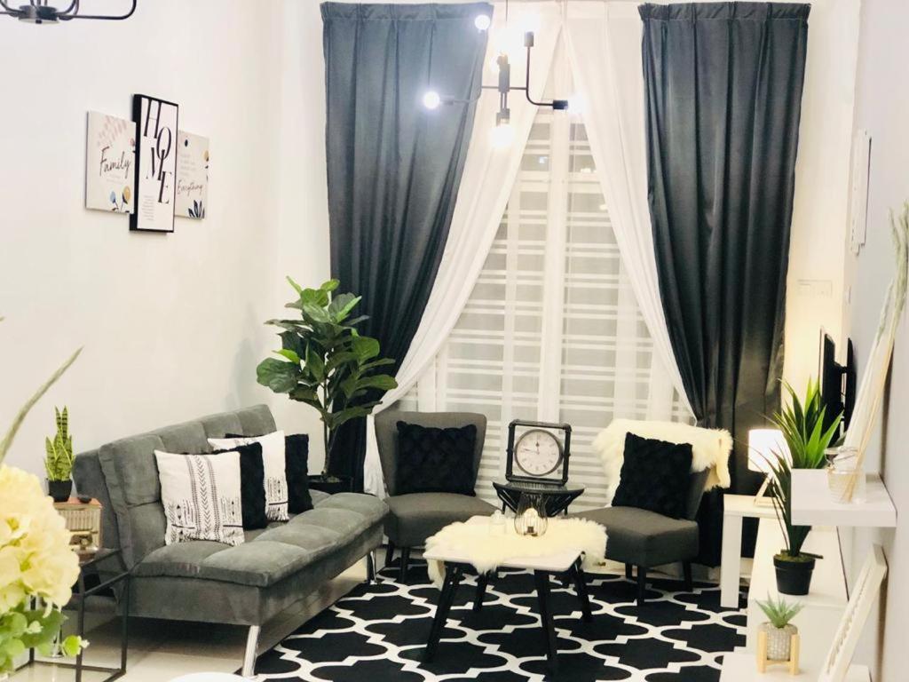 Villa Pool Kepala Batas Kampong Hilir  Экстерьер фото
