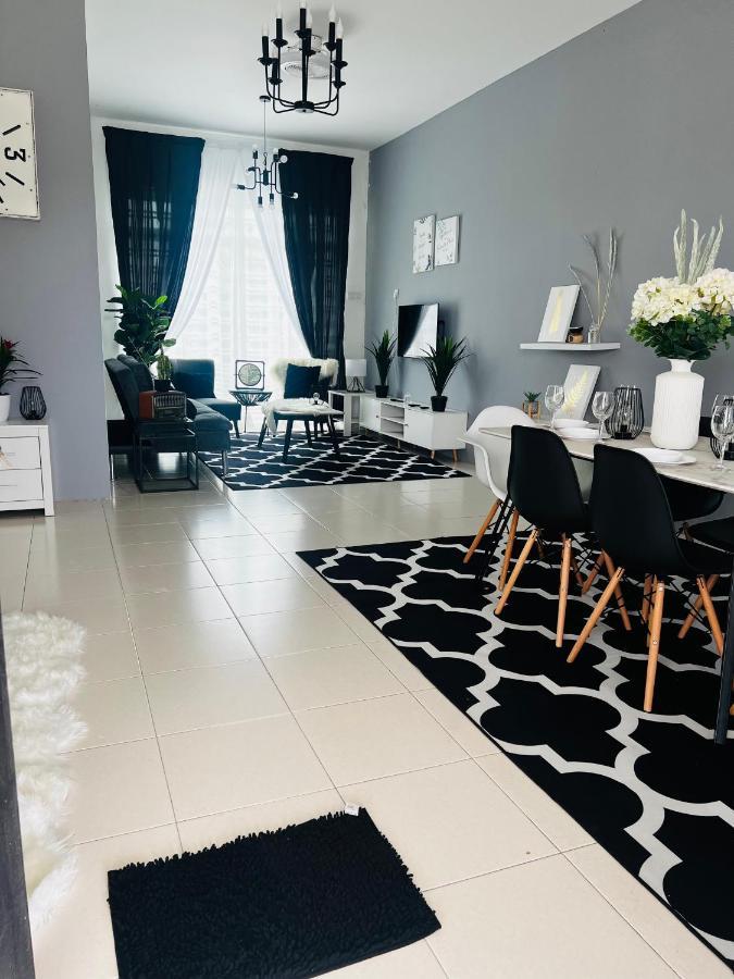Villa Pool Kepala Batas Kampong Hilir  Экстерьер фото