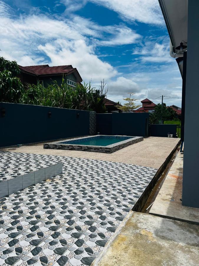 Villa Pool Kepala Batas Kampong Hilir  Экстерьер фото